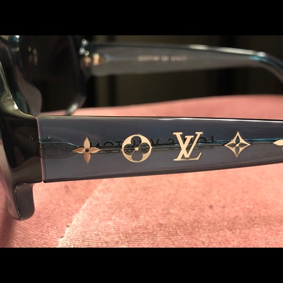 Authentic Louis Vuitton Obsession Carre Teal 😎 - Picture 5 of 7
